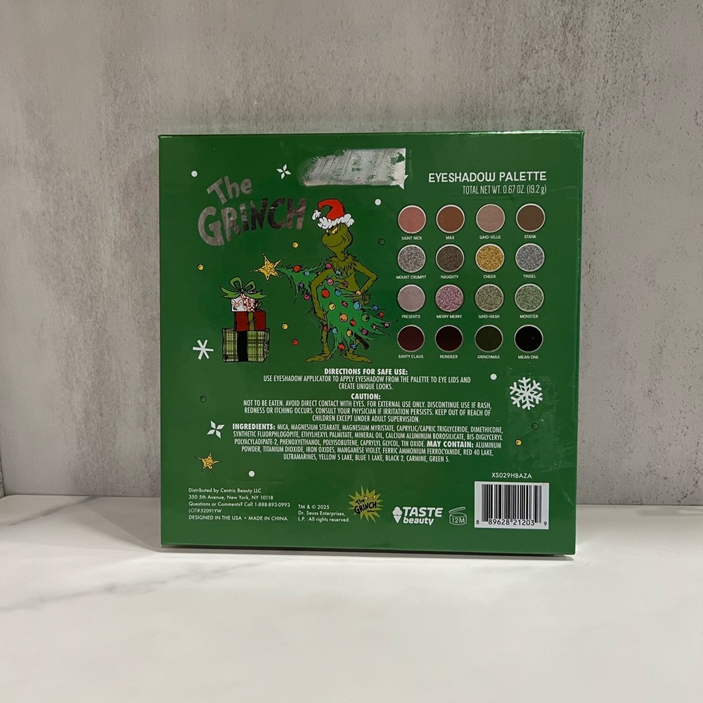 The Grinch Eyeshadow Palette NEW - Picture 4 of 5